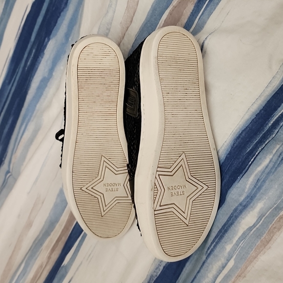 Steve Madden Kid’s Sequin Emoji Smiley Sneakers, Size 3 - Picture 7 of 8